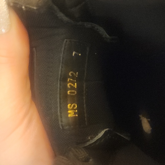 NWOT ALL BLACK LOUIS VUITTON RIVOLI SNEAKERS - Picture 6 of 7